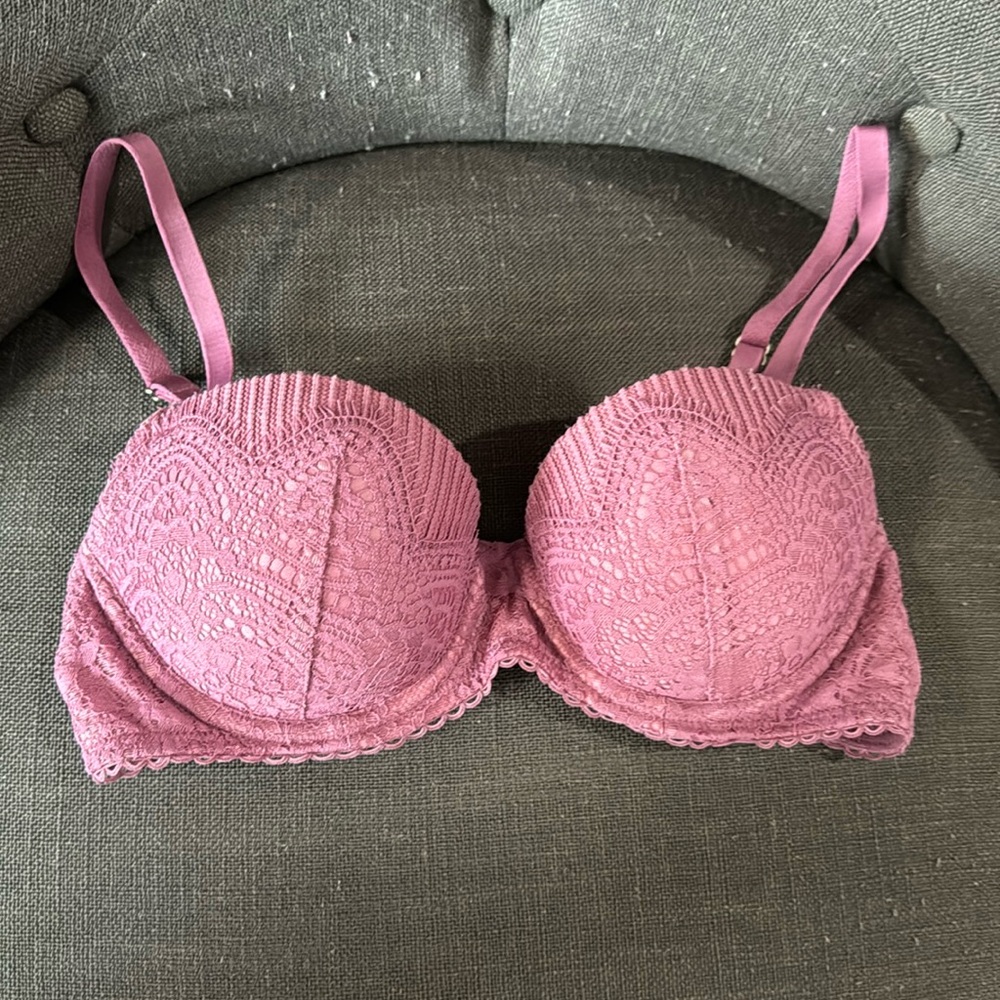Victoria’s Secret dream angels rose lace bra